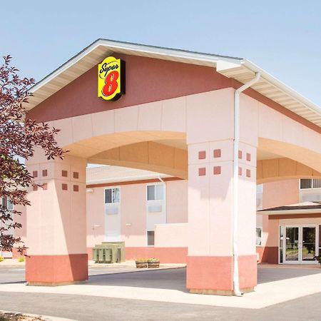 Hotel Super 8 By Wyndham Iola Ks Exterior foto
