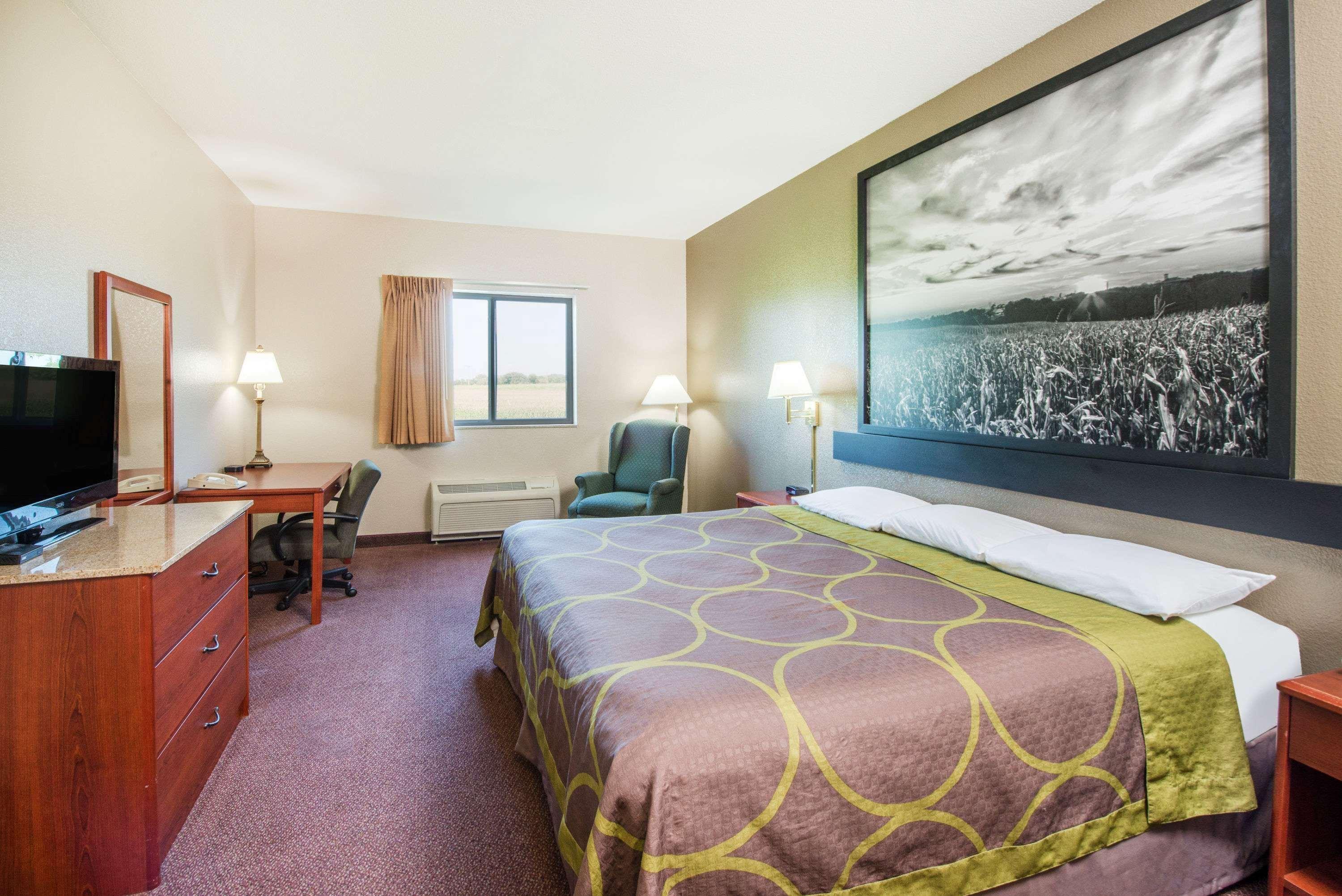 Hotel Super 8 By Wyndham Iola Ks Exterior foto