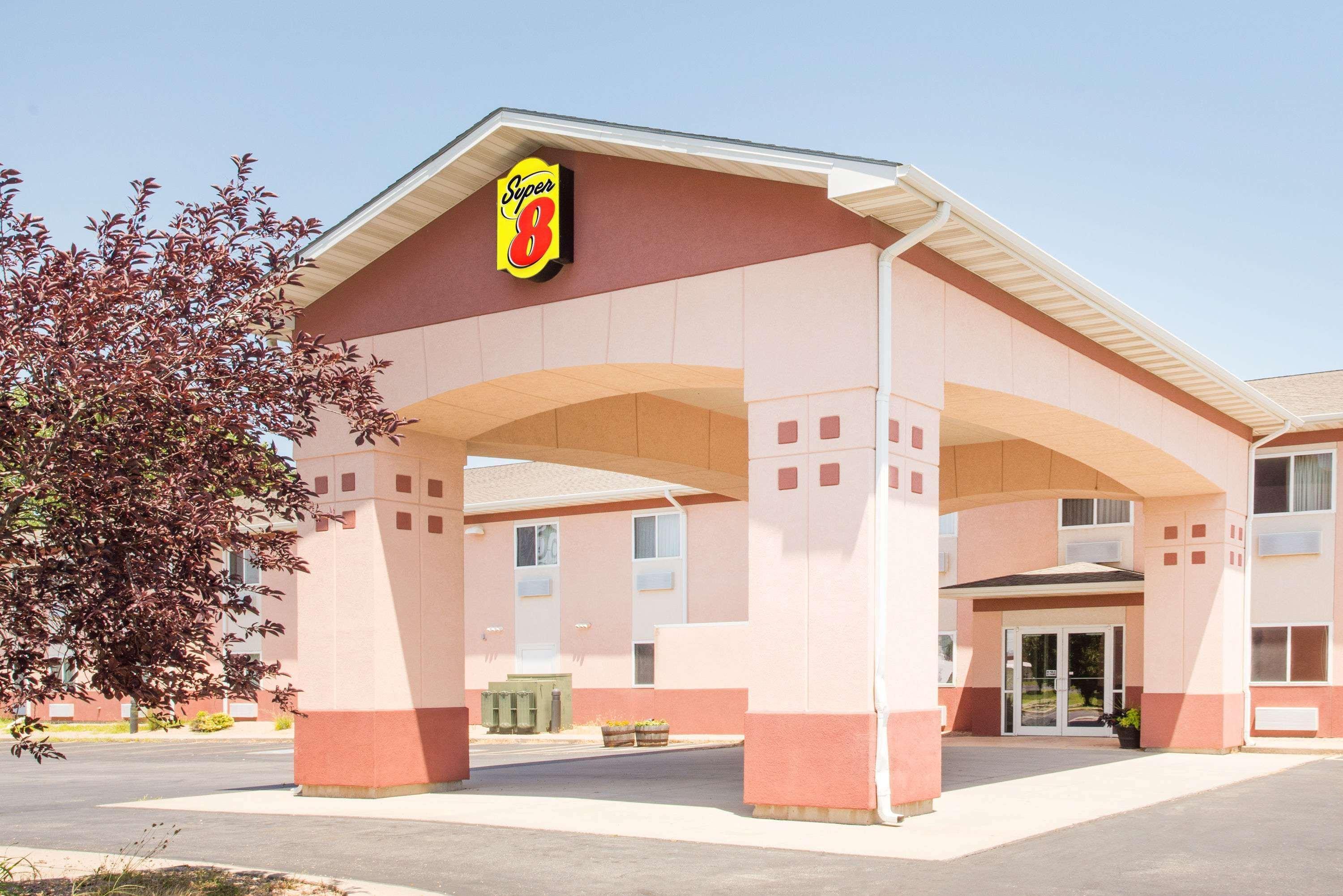 Hotel Super 8 By Wyndham Iola Ks Exterior foto