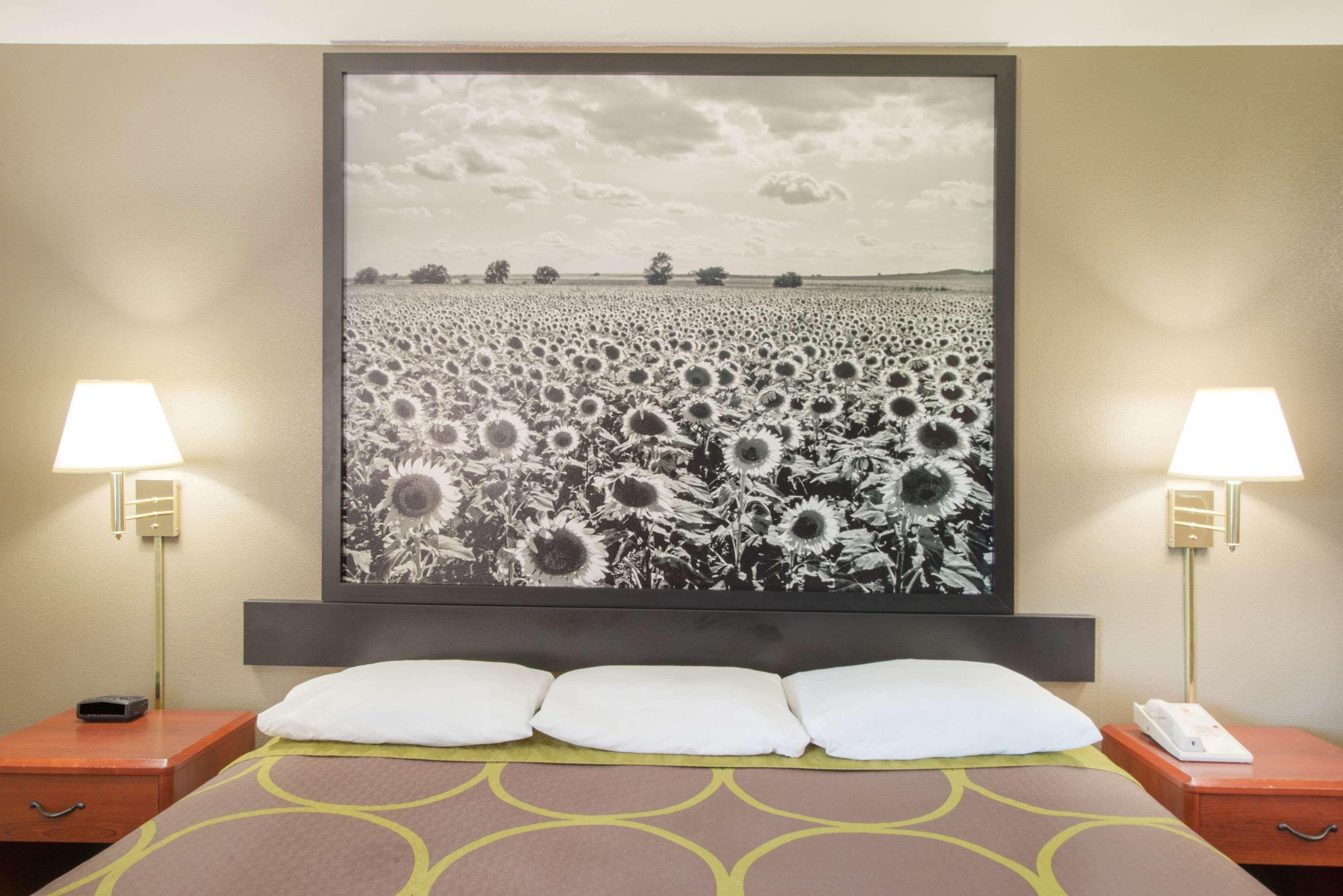Hotel Super 8 By Wyndham Iola Ks Exterior foto