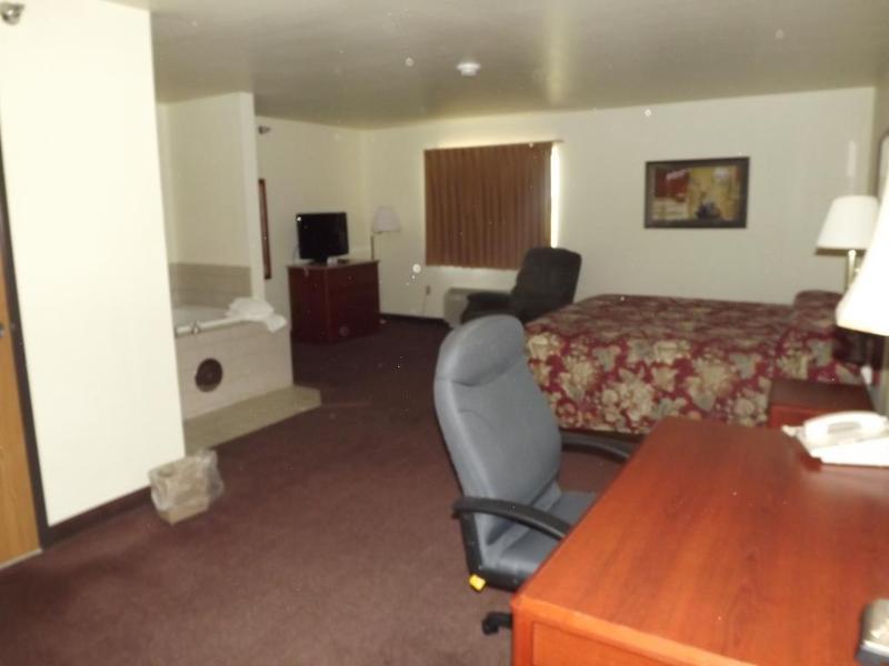 Hotel Super 8 By Wyndham Iola Ks Exterior foto