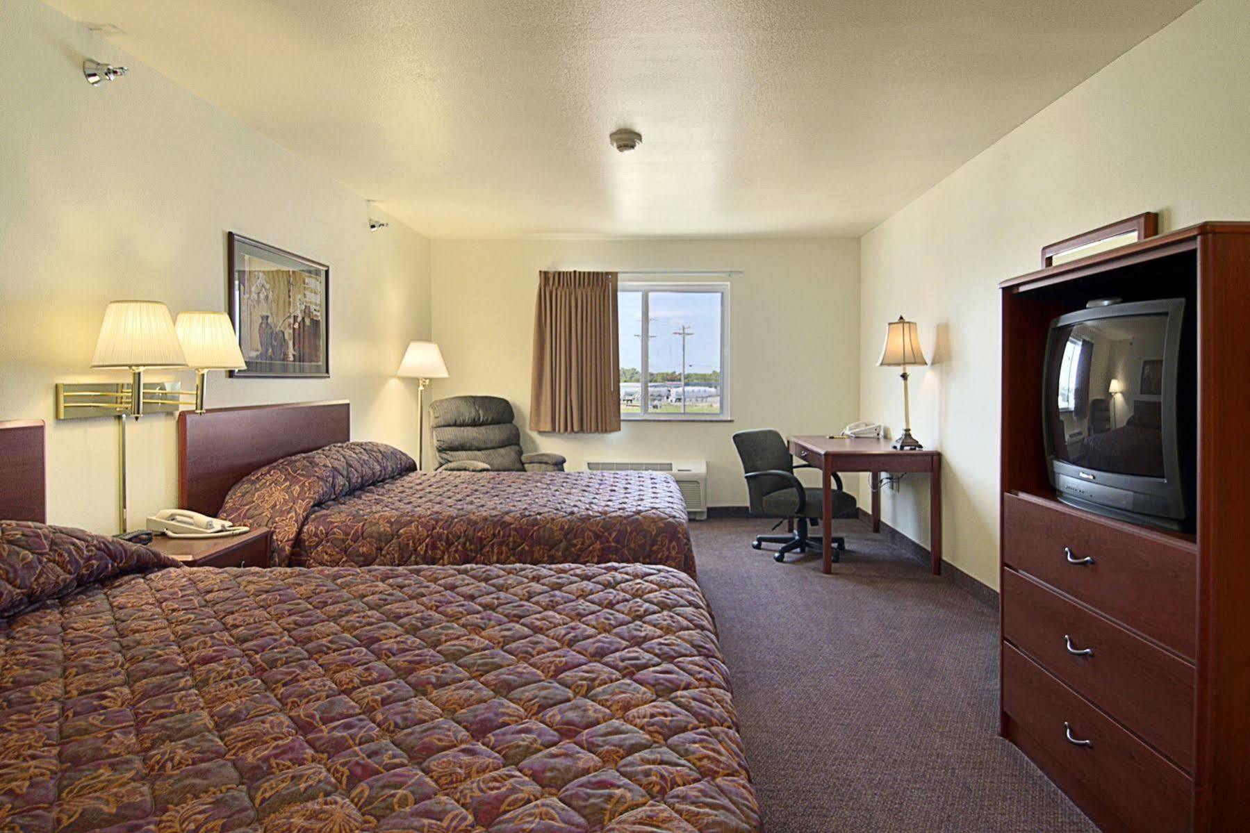 Hotel Super 8 By Wyndham Iola Ks Exterior foto