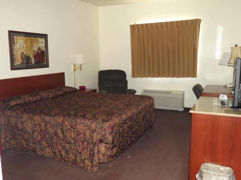 Hotel Super 8 By Wyndham Iola Ks Exterior foto