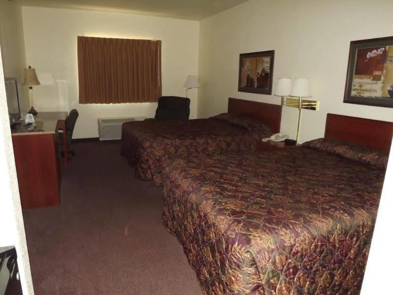 Hotel Super 8 By Wyndham Iola Ks Exterior foto